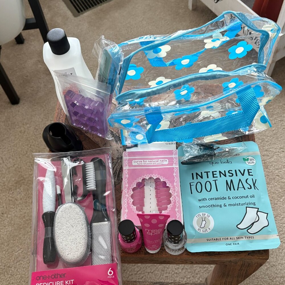 NWOT: Manicure & Pedicure Nail Gift Set – Spa-Quality Care at Home